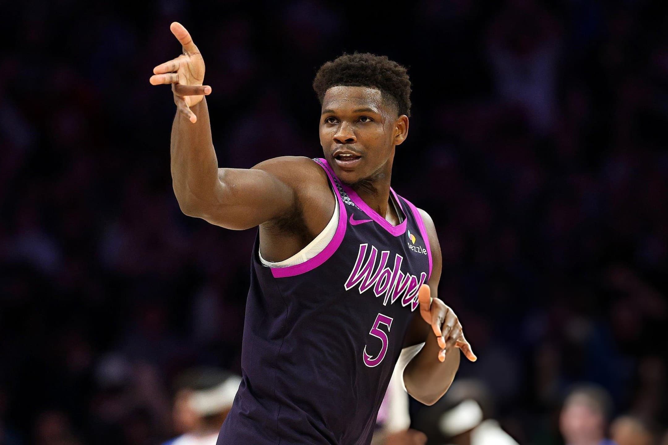 Edwards volta decisivo e Timberwolves bate Thunder