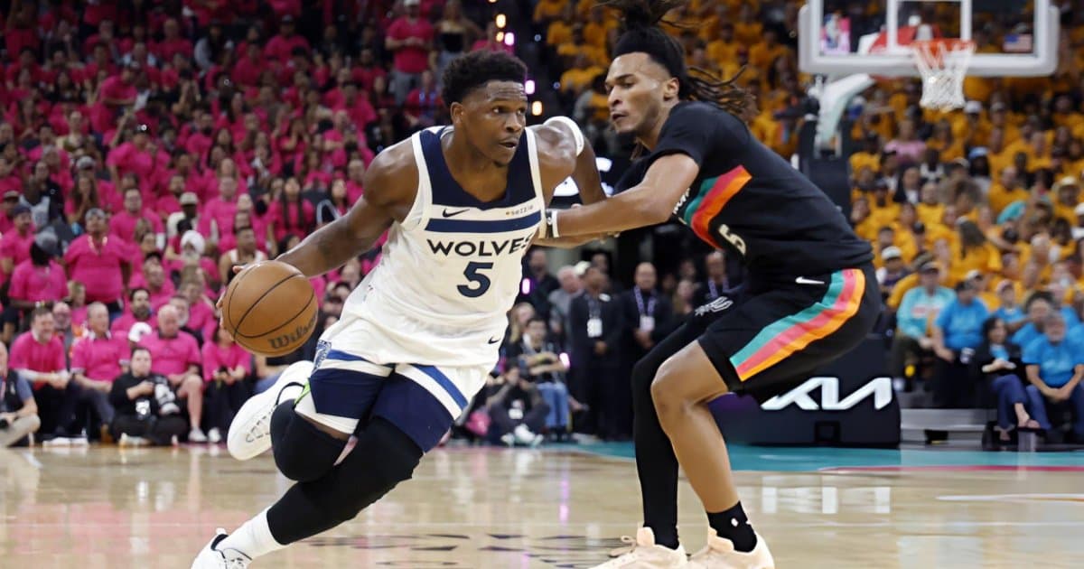 Clutch! Edwards decide no último quarto e Wolves roubam mando dos Spurs