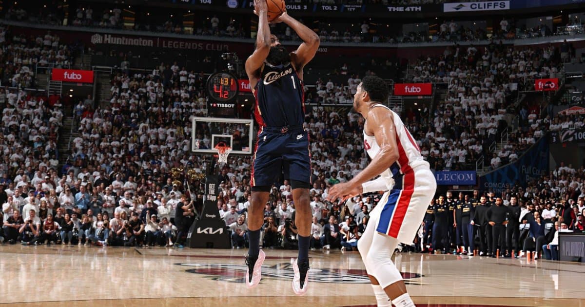 James Harden brilha no fim e Cavaliers batem Pistons