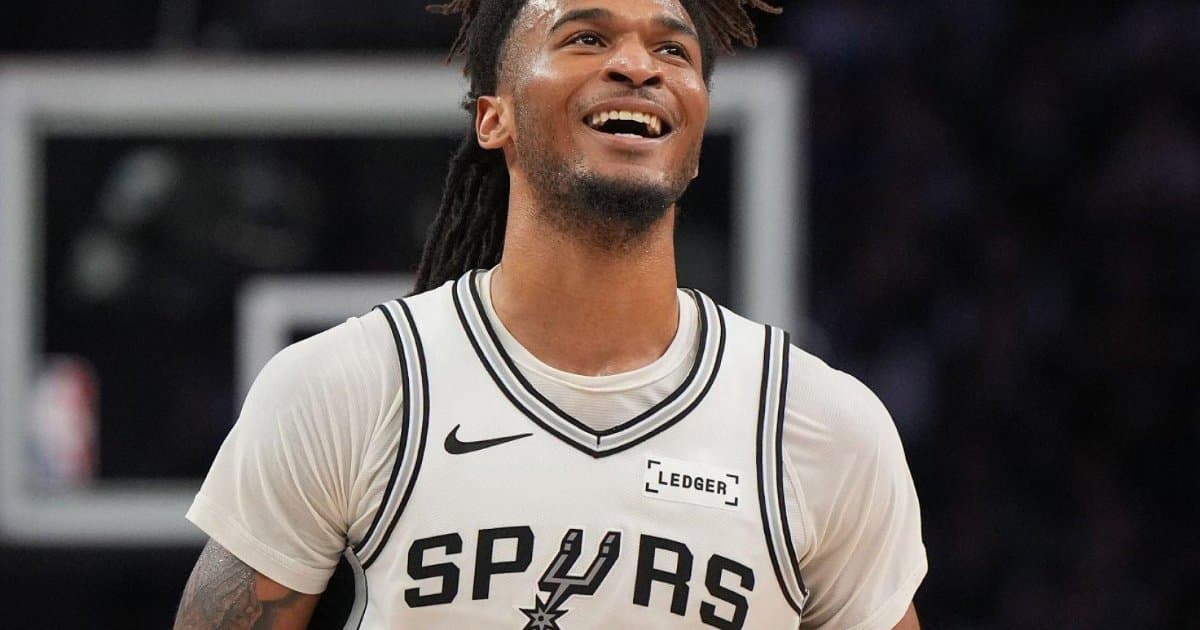 Com show de Stephon Castle, Spurs atropelam Wolves e avançam